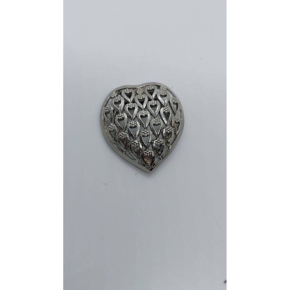 Vintage heart silver tone Celebrity scarf‎ clip